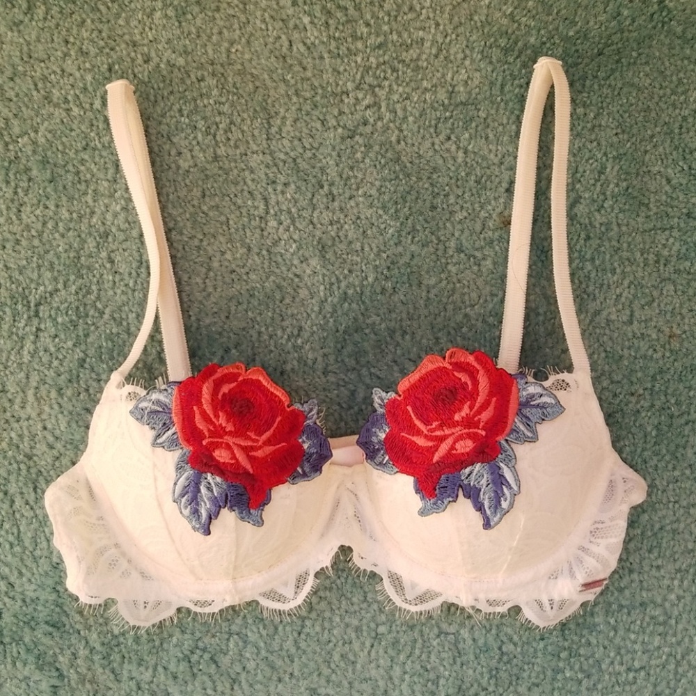 PINK push-up bra